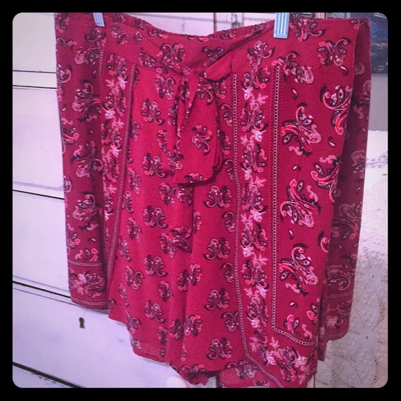 ❤️ Bandanna Shorts ♥️ Tie Front ❤️ - Picture 1 of 8